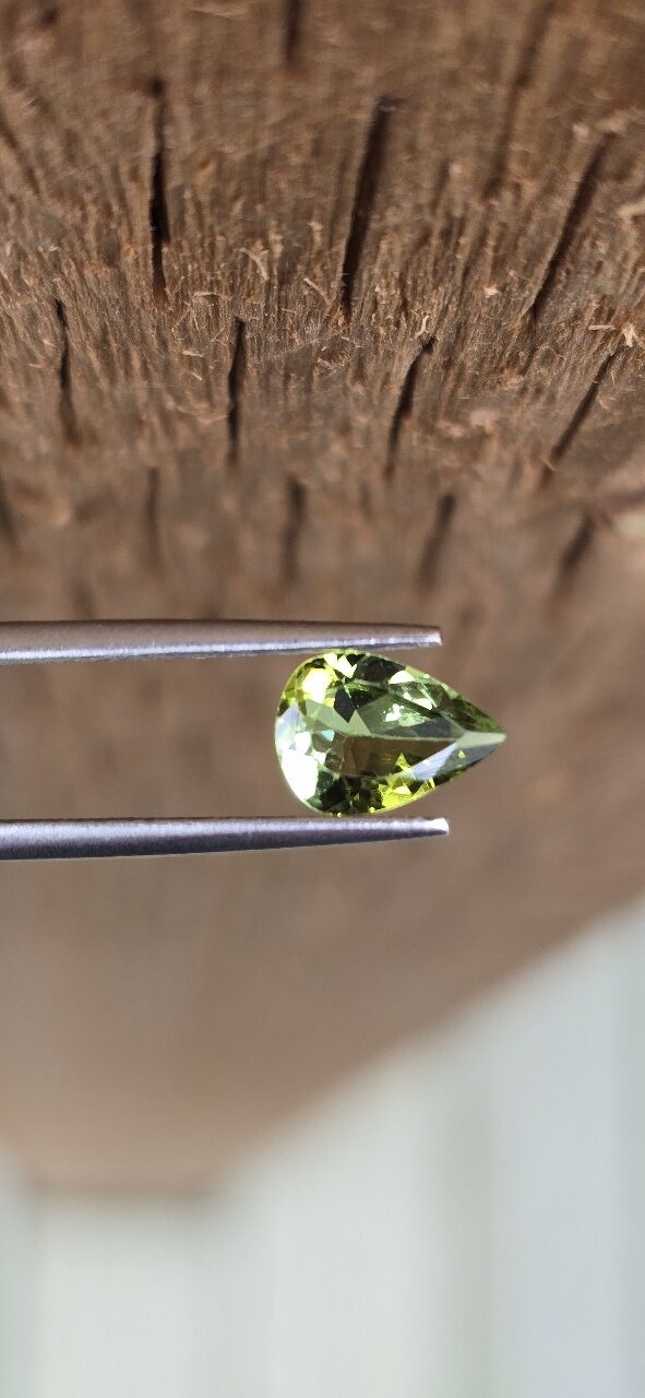 8.06x5.71x3.05mm pear Brazilian tourmaline facet