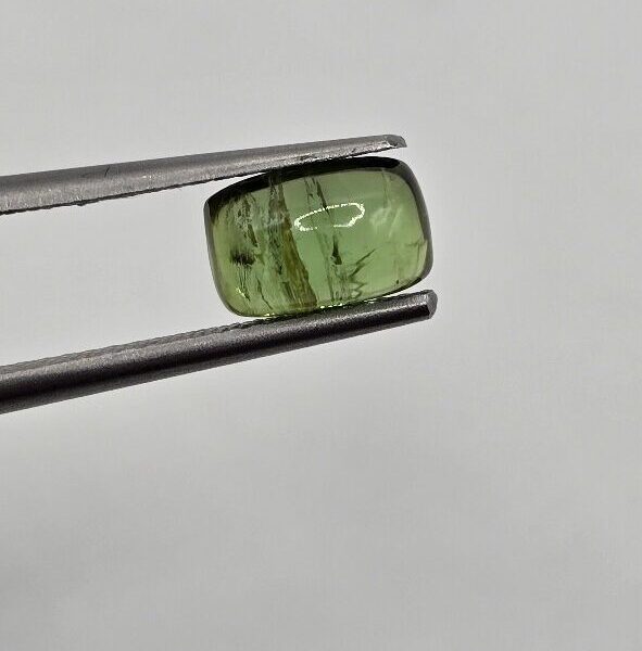 7.81x5.04x4.40mm Brazilian tourmaline cabochon