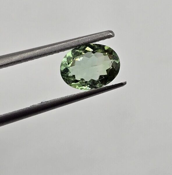 8.05x6.03x3.69mm oval Brazilian tourmaline facet