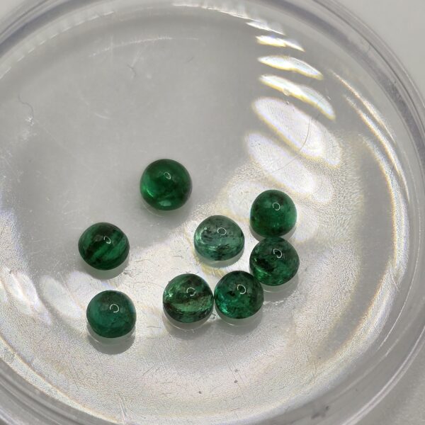 1ct parcel of 2.9-3.1mm round-cut hq Zambian emerald cabochons