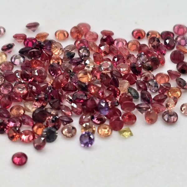 5ct parcel of 1.8mm dark mix sapphire facets