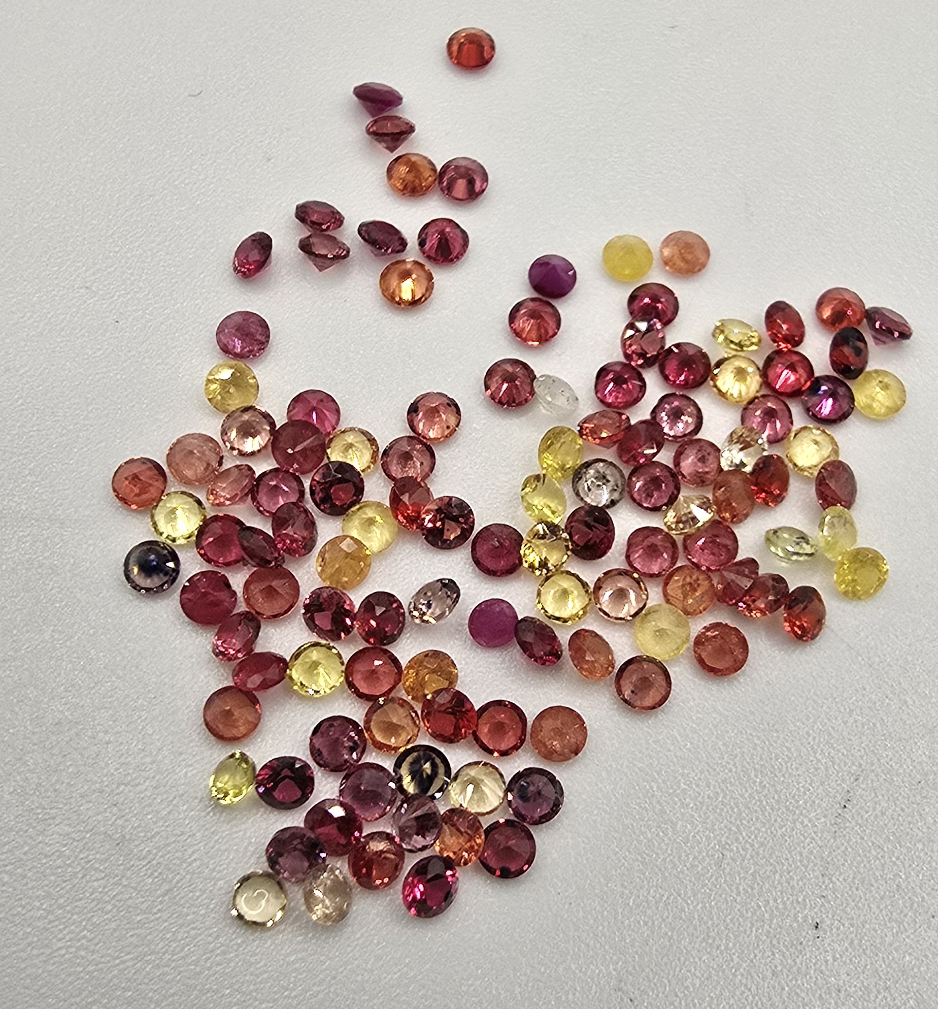 5ct parcel of 2.0mm dark mix sapphire facets