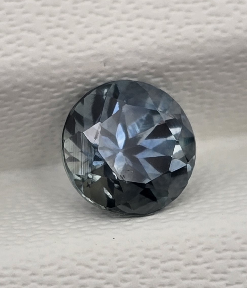 5.07x5.02x3.81mm round australian sapphire facet
