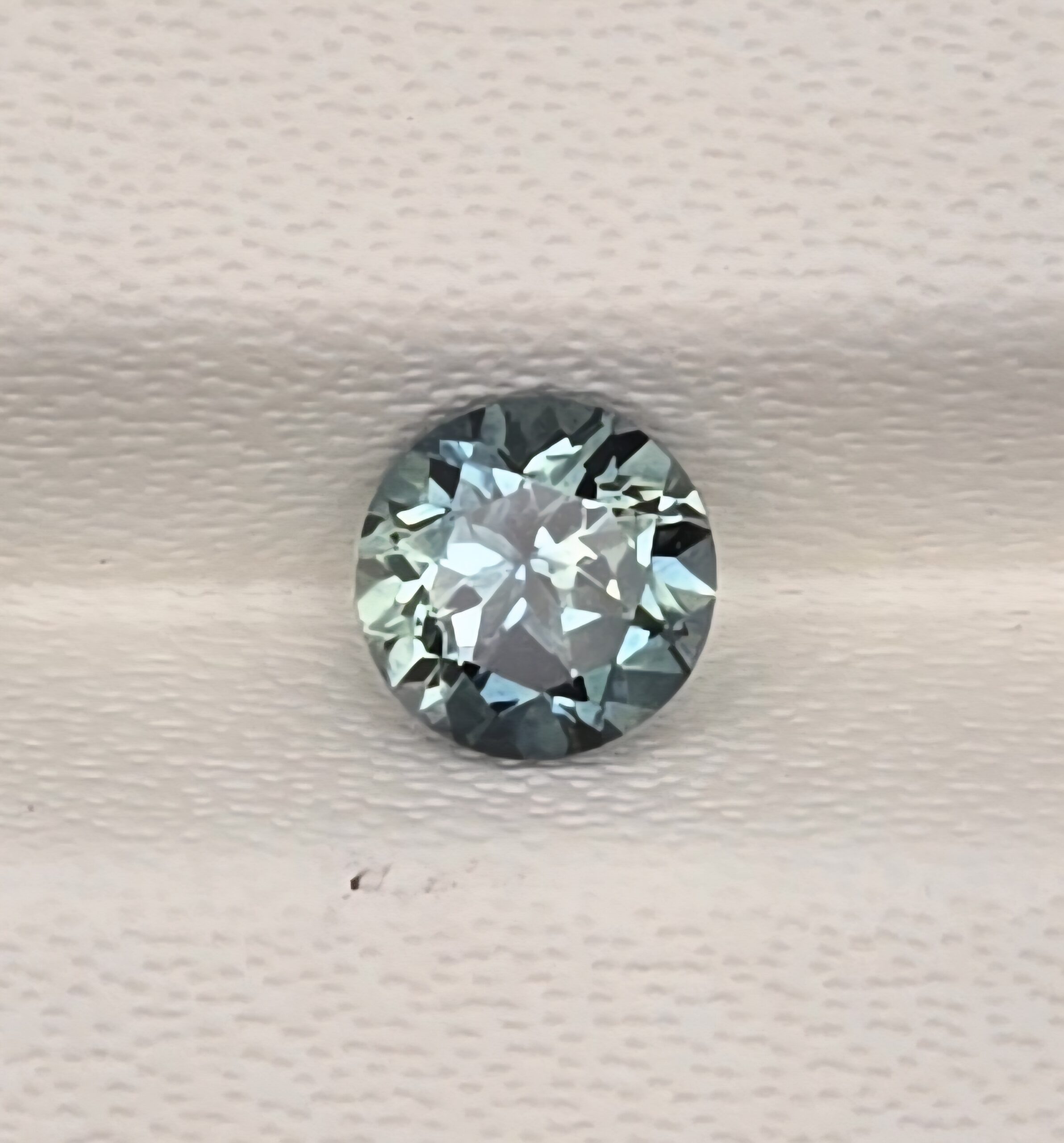 4.49x4.47x3.19mm round australian sapphire facet