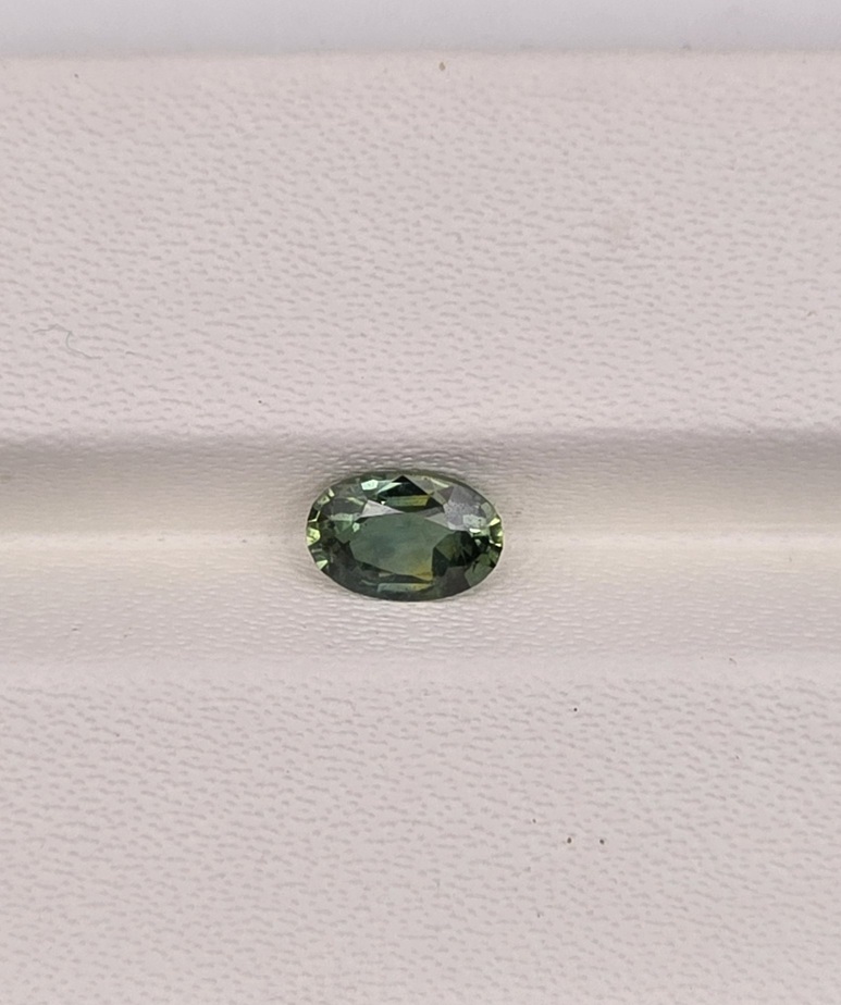 5.80x3.92x2.38mm oval australian sapphire facet
