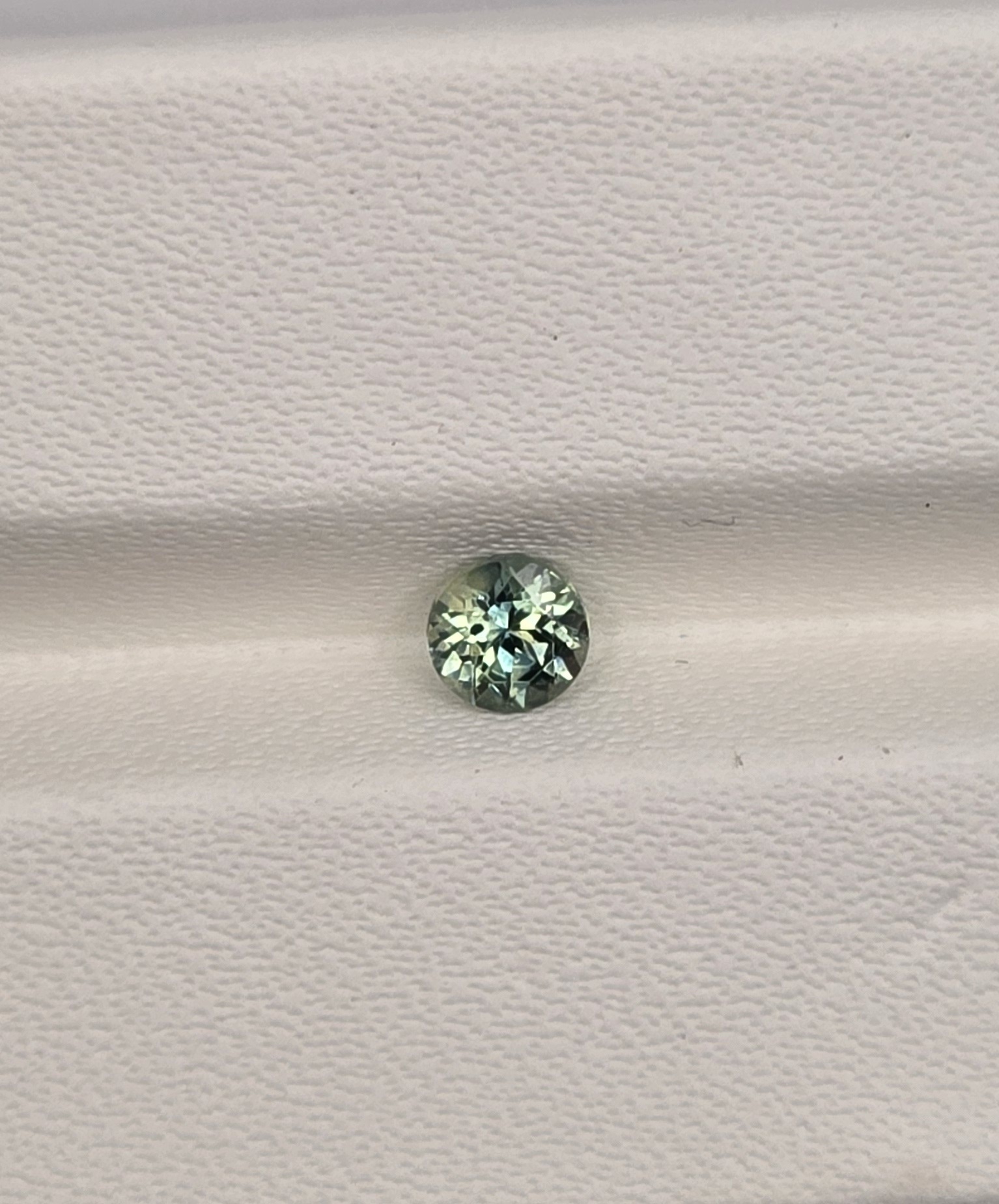 3.97x3.92x2.76mm round australian sapphire facet
