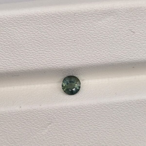 3.49x3.42x2.21mm round australian sapphire facet
