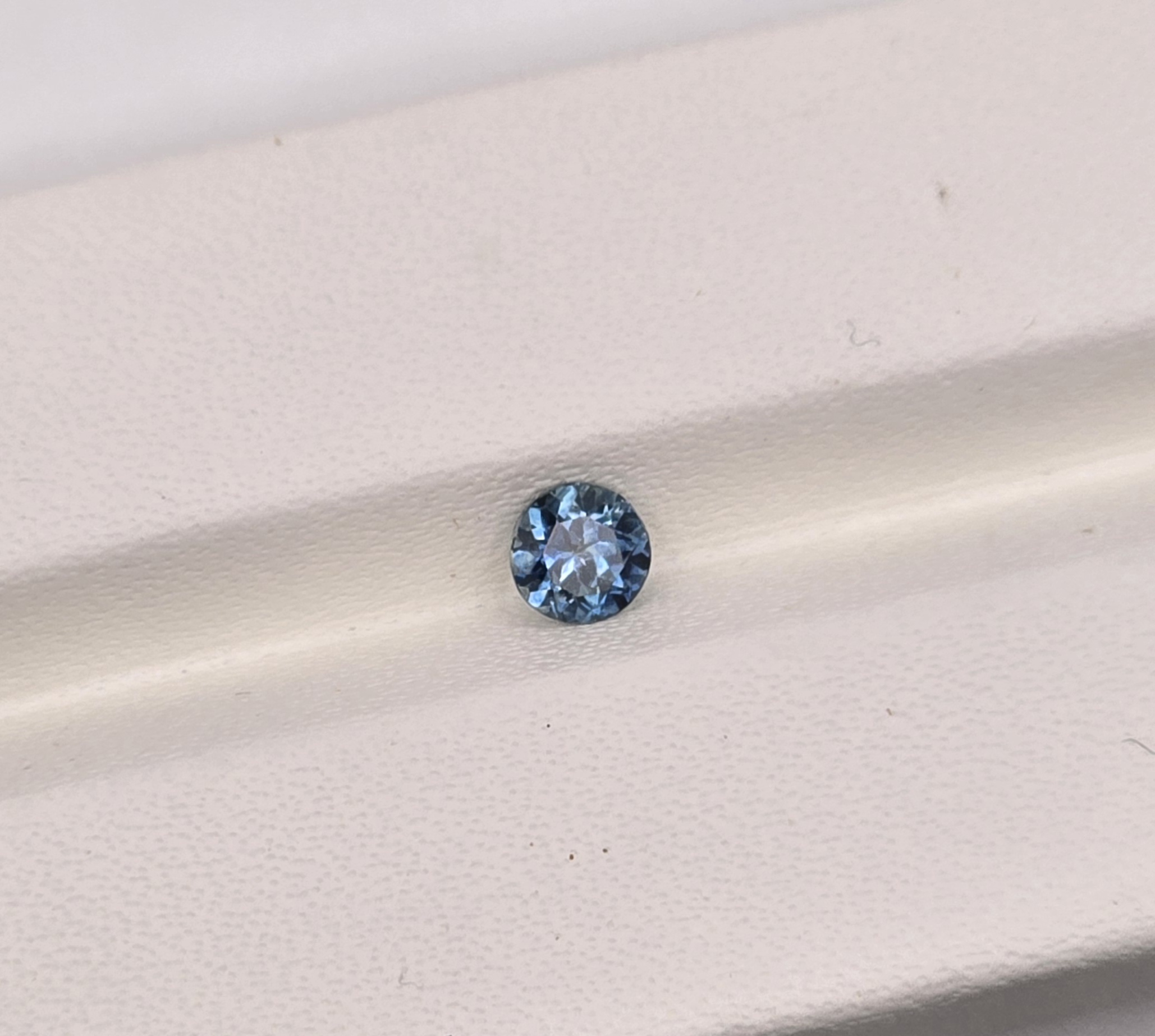 3.99x3.89x2.12mm round australian sapphire facet (copy)