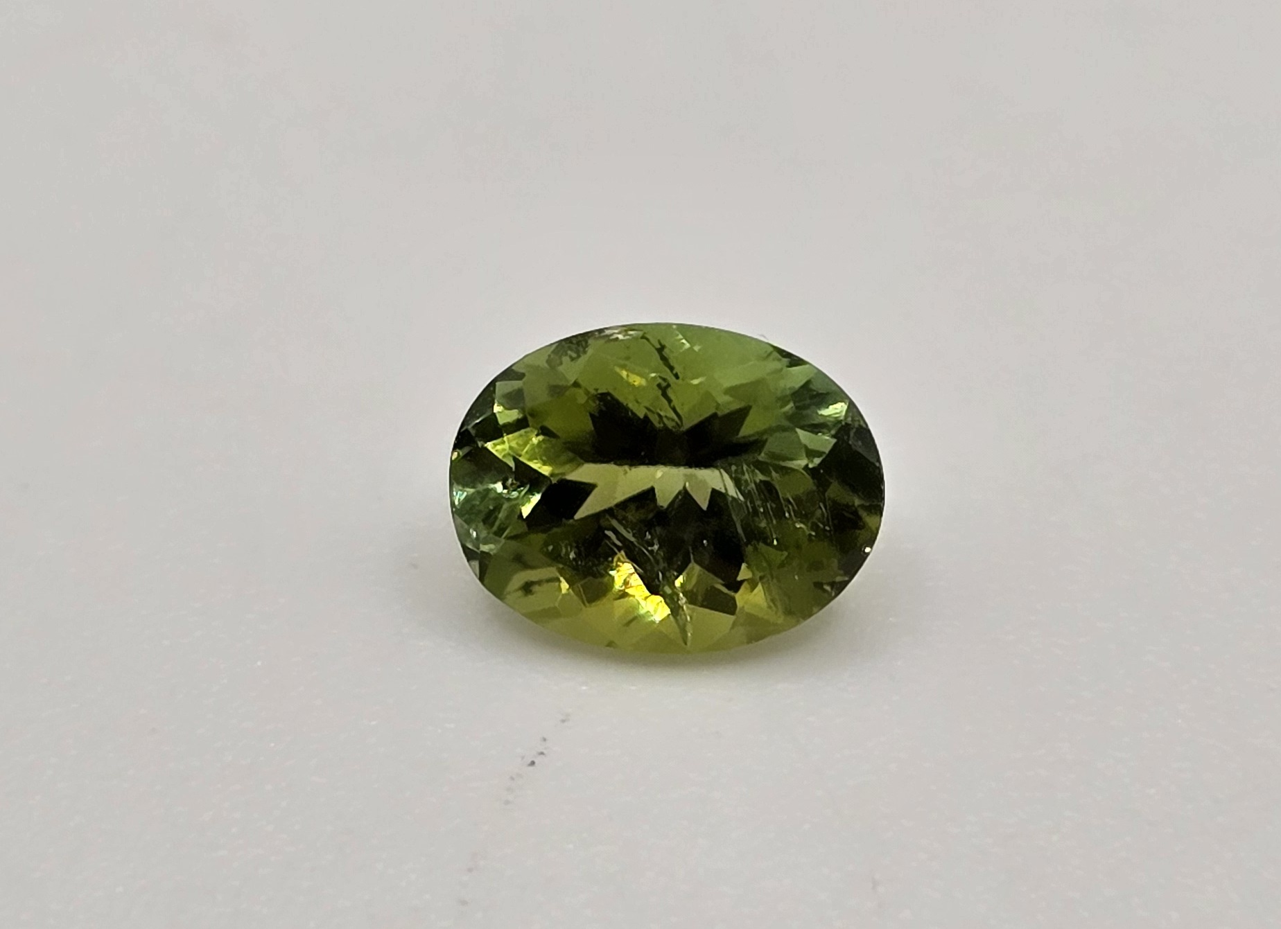 7.61x5.85x4.17mm oval brazilian tourmaline facet