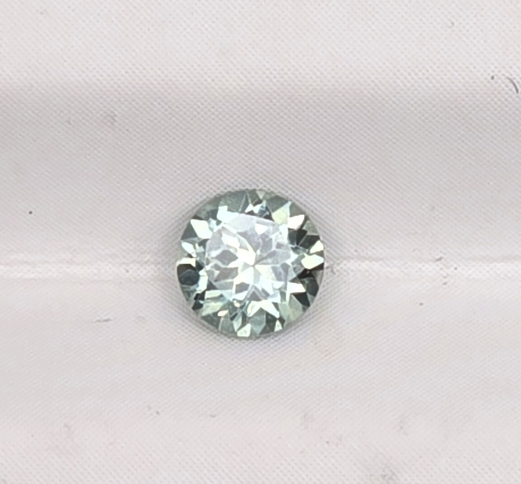 4.11x4.08x2.62mm round australian sapphire facet