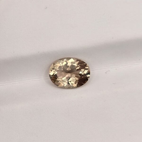 8x6mm oval sunstone facet
