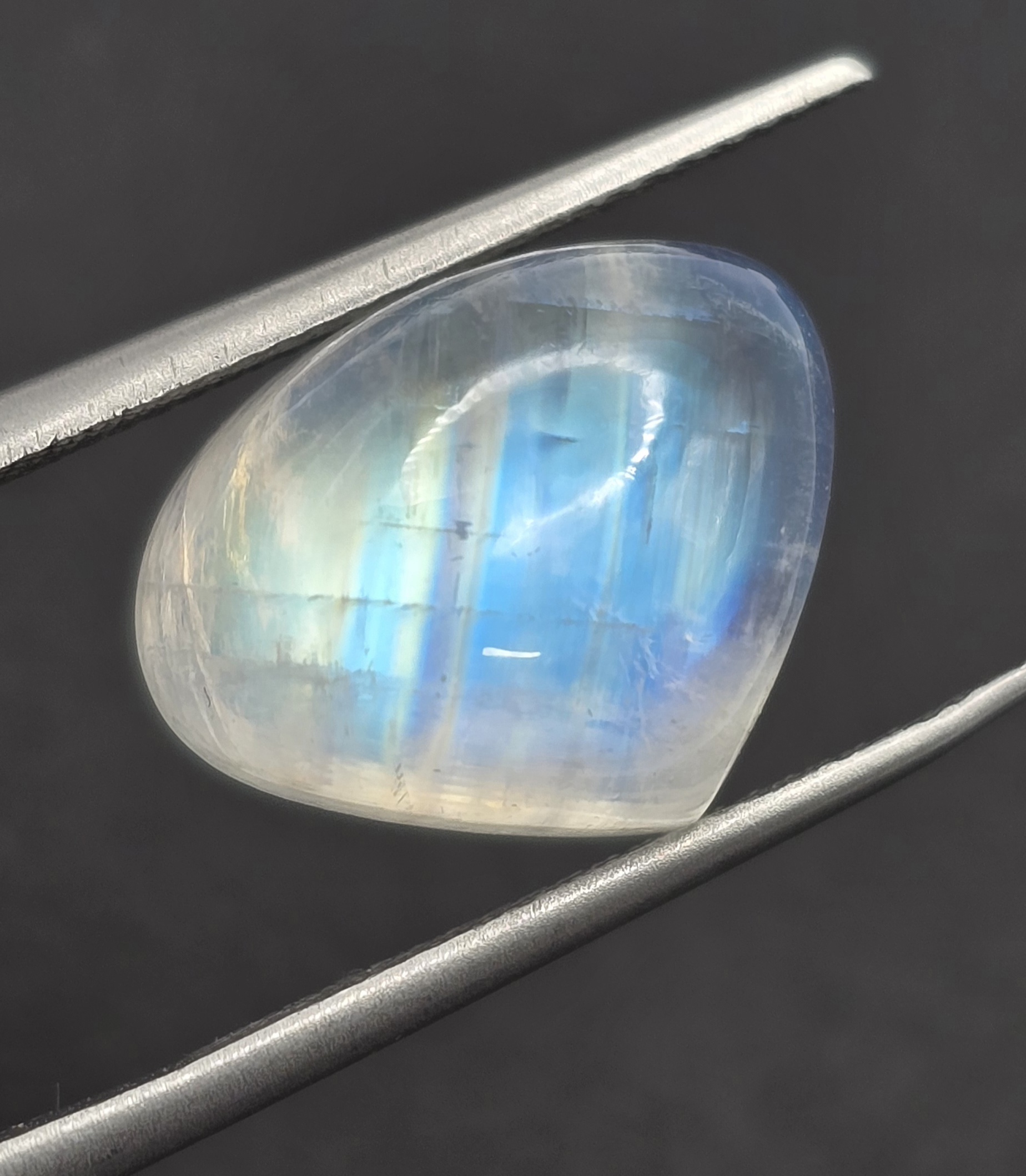 15.0x12.0x7.4mm pear gem-grade rainbow moonstone cabochon