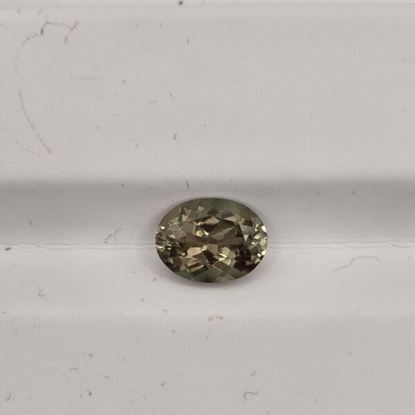 8x6mm oval sunstone facet