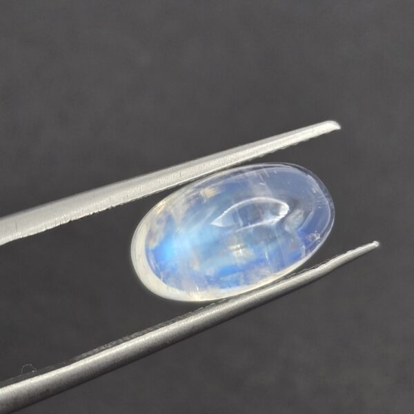 13.2x7.7x6.9mm oval gem-grade rainbow moonstone cabochon