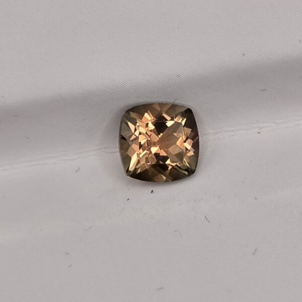 8x6mm oval sunstone facet