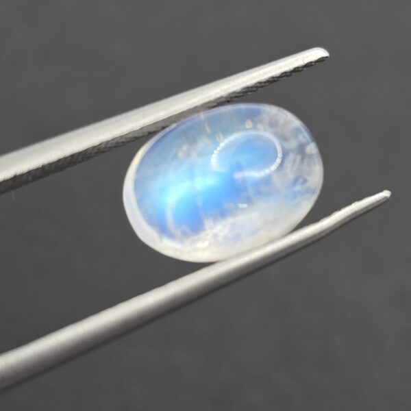 10.9x8.1x5.3mm oval gem-grade rainbow moonstone cabochon