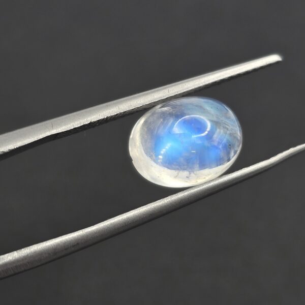 10.0x7.9x6.0mm oval gem-grade rainbow moonstone cabochon