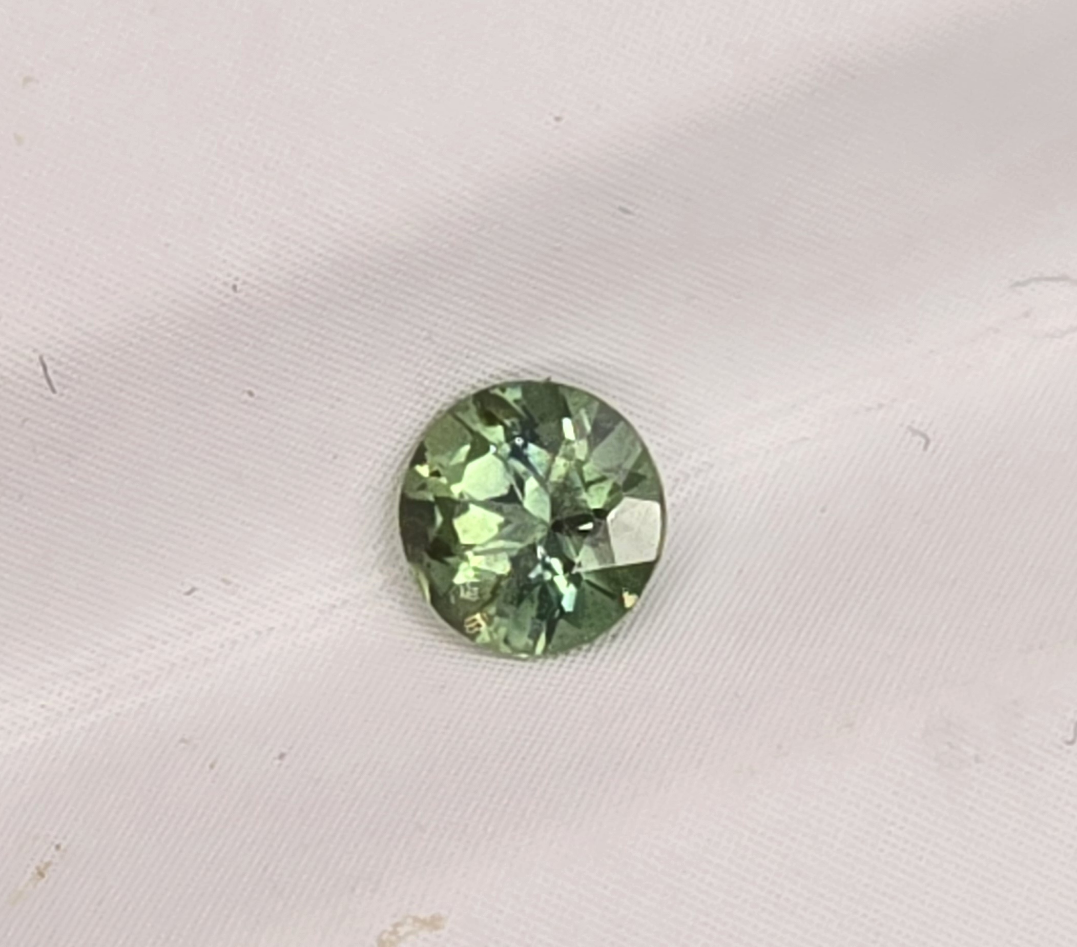4.09x4.05x2.58mm round Australian sapphire facet