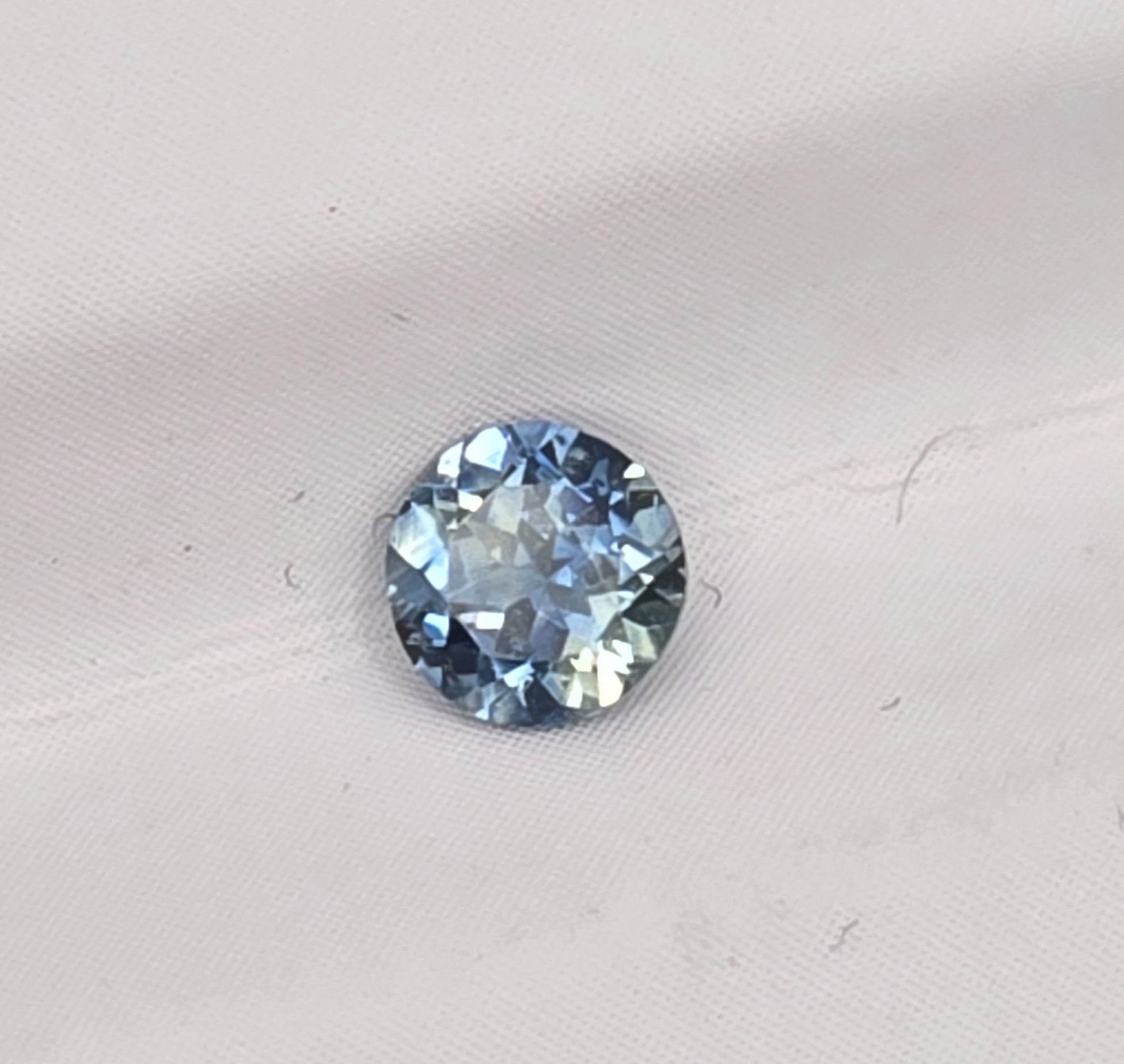 4.06x4.01x2.54mm round Australian sapphire facet