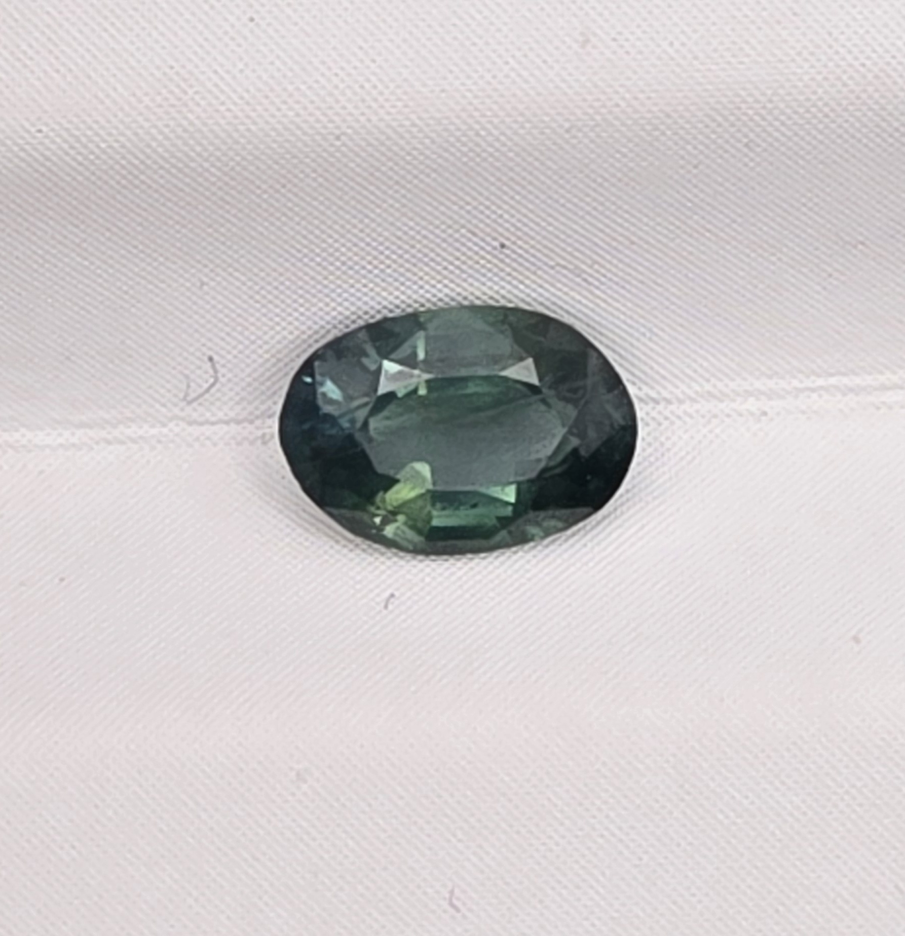 5.64x3.95x2.51mm oval Australian sapphire facet