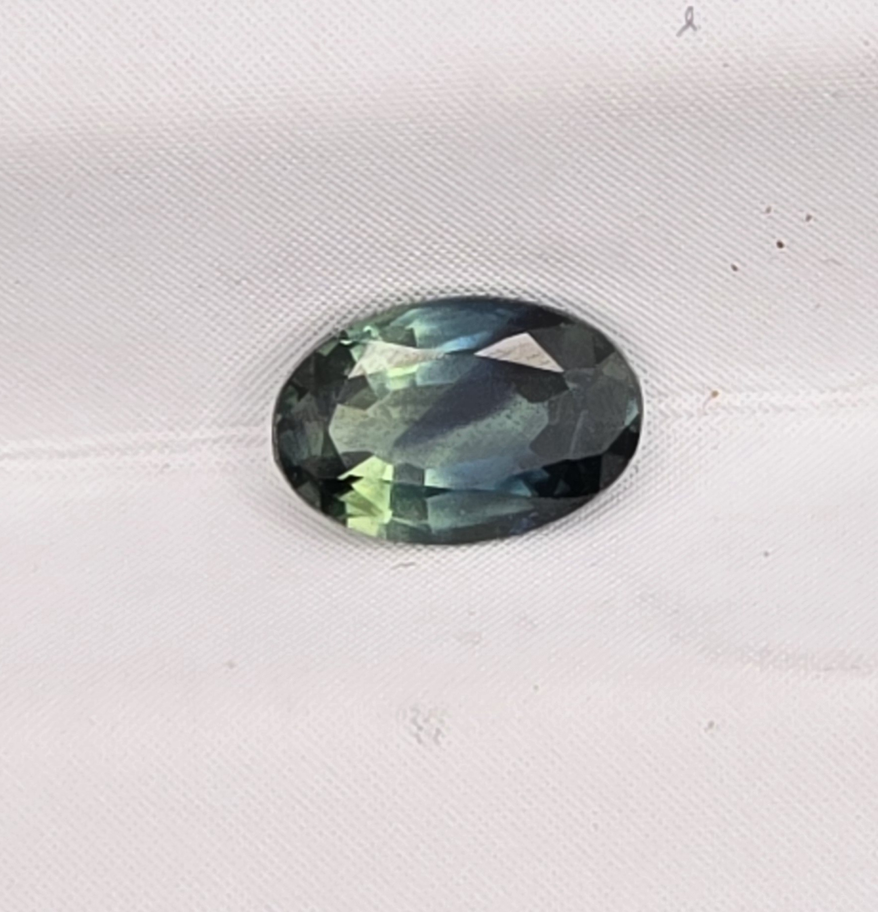 5.90x3.93x2.40mm oval Australian sapphire facet