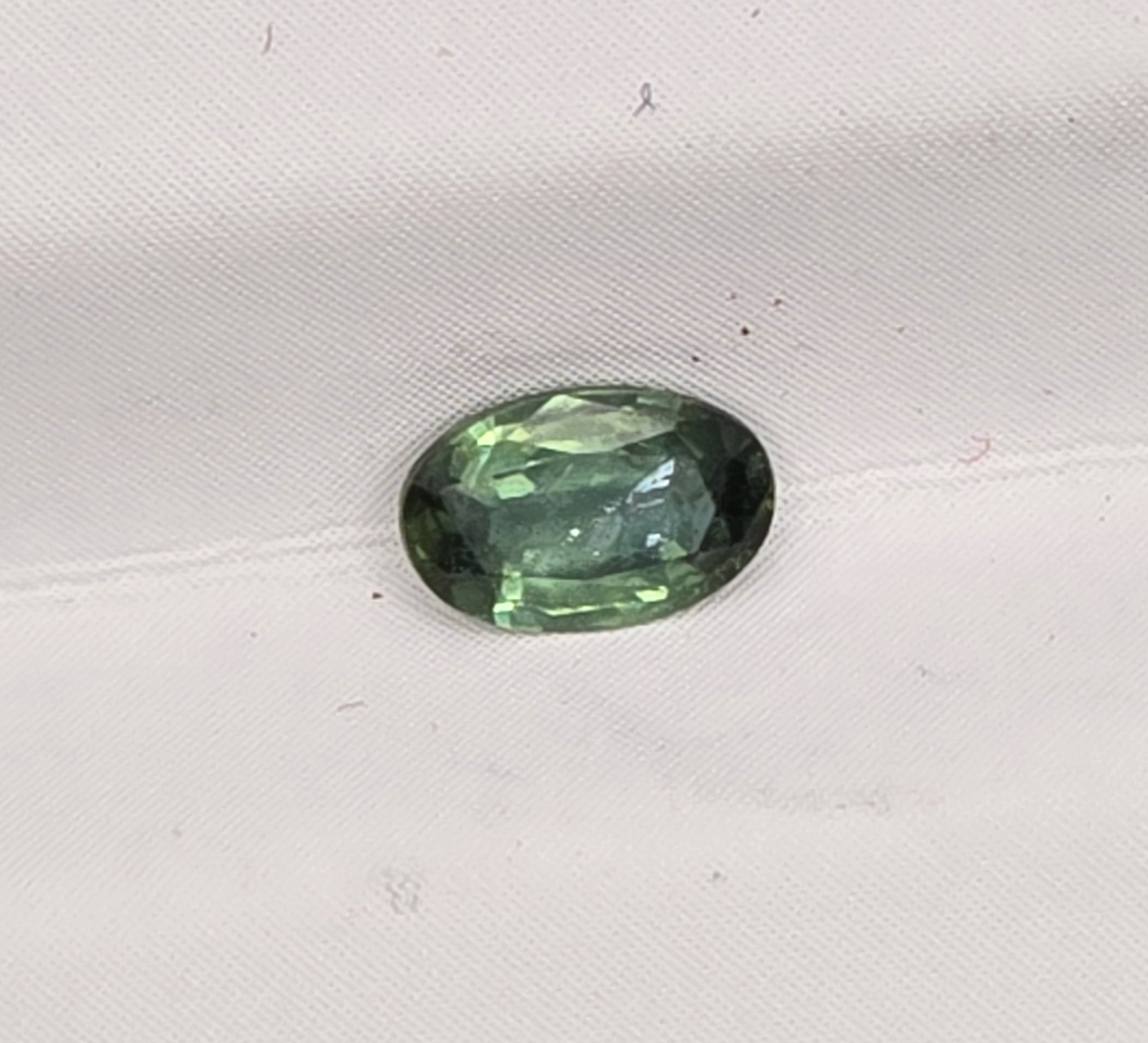 5.42x3.54x1.91mm oval Australian sapphire facet