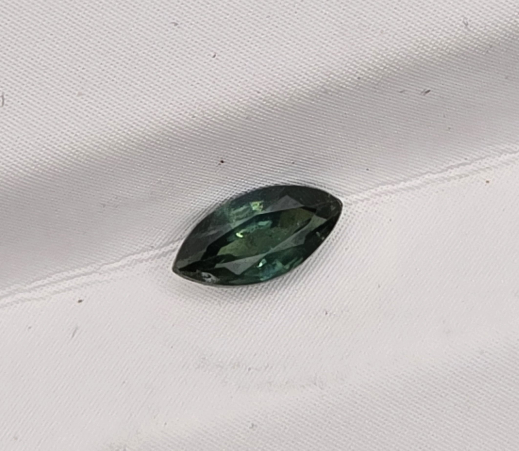 5.90x2.96x2.33mm marquis Australian sapphire facet