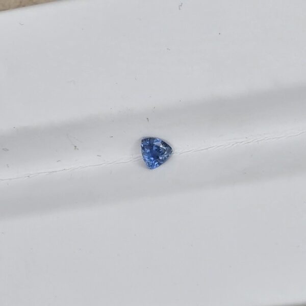 3.29x3.26x1.73mm trillion Australian sapphire facet