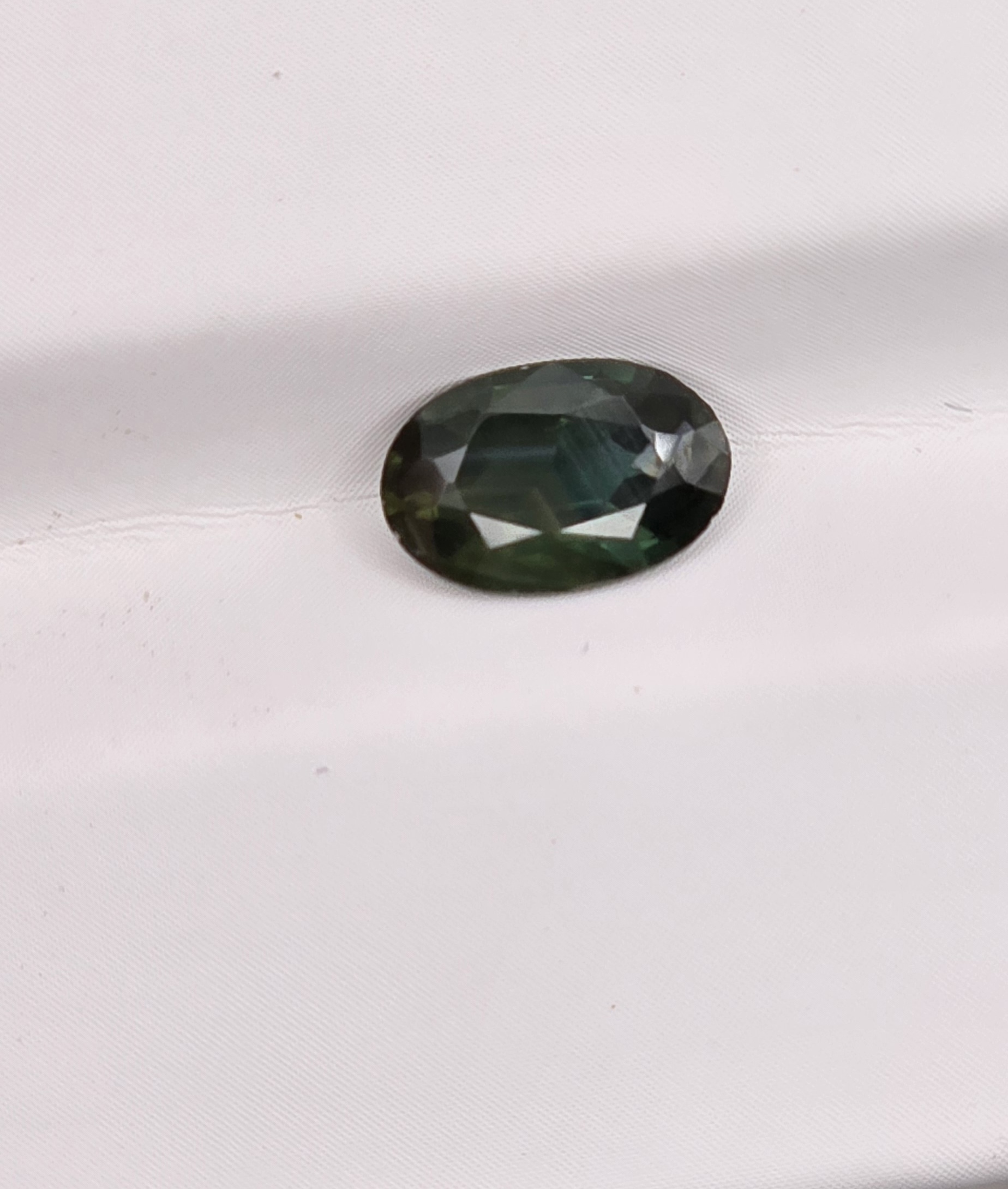 8.17x5.40x3.13mm oval Australian sapphire facet