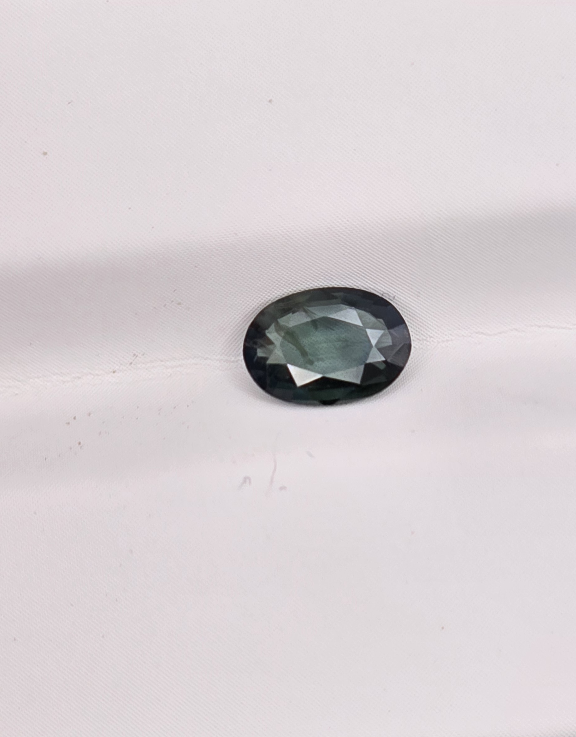 6.95x4.88x2.07mm oval Australian sapphire facet