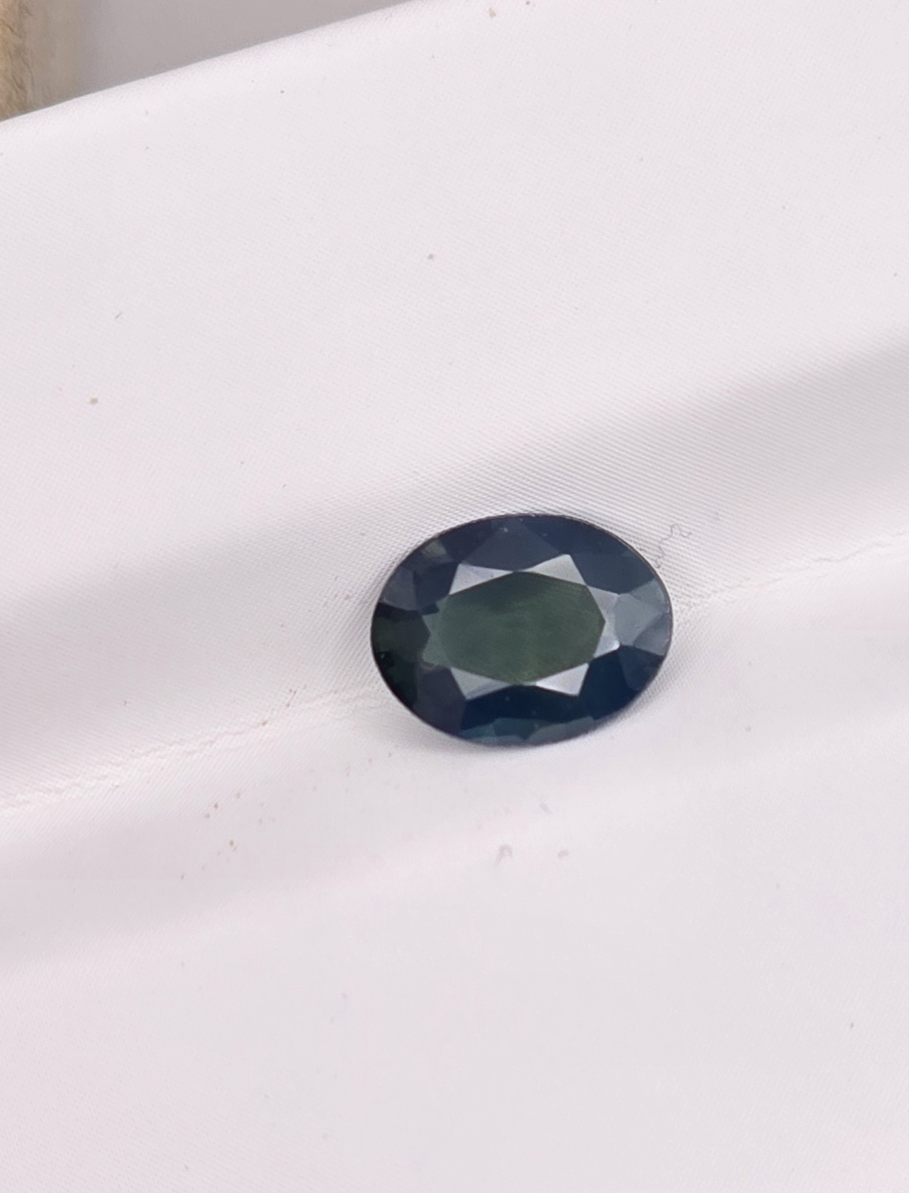 7.80x6.06x2.74mm oval Australian sapphire facet