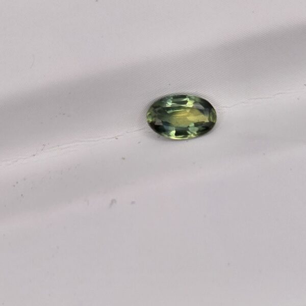 5.47x3.51x2.09mm oval Australian sapphire facet