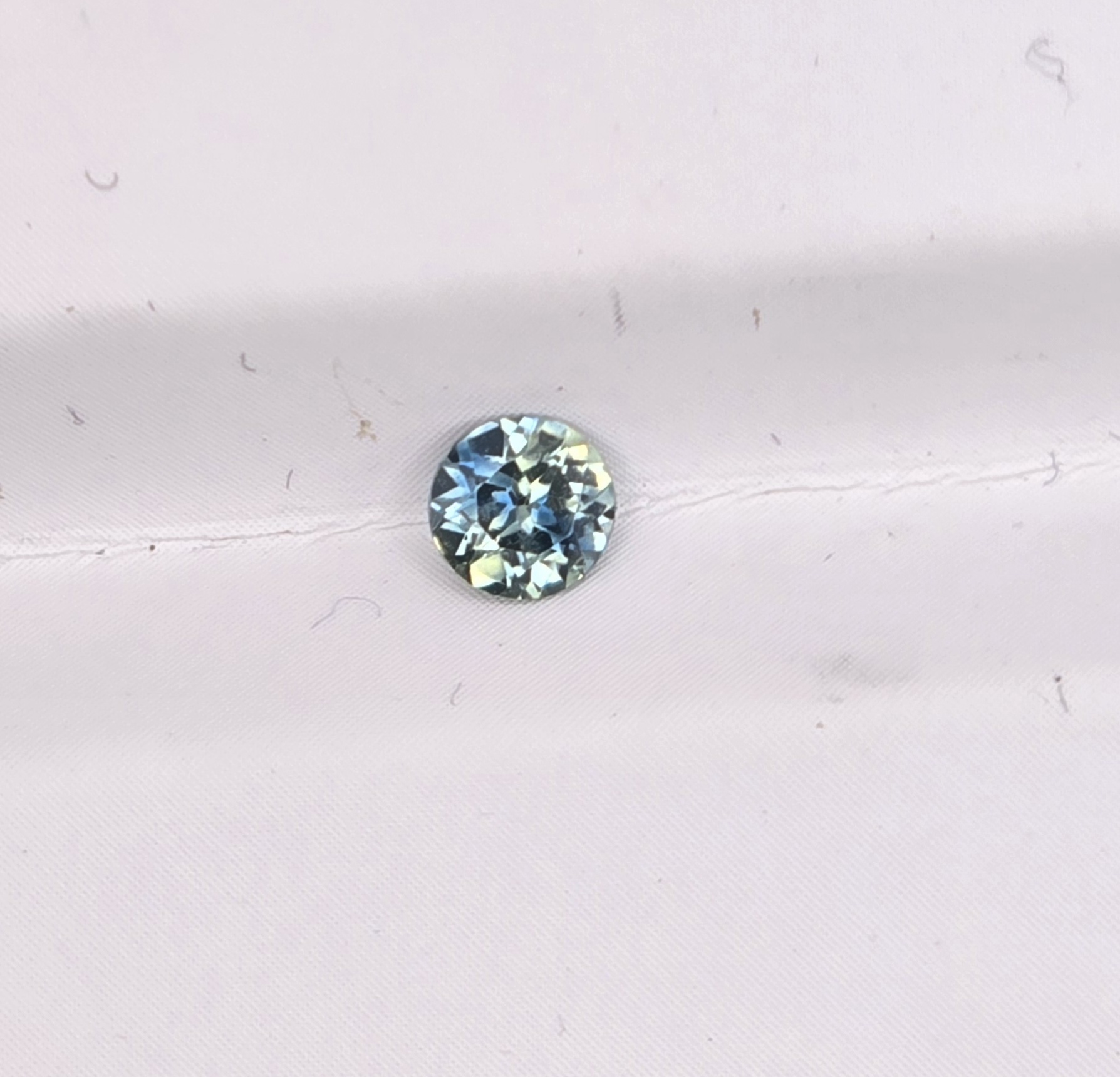 3.94x3.92x2.41mm round Australian sapphire facet