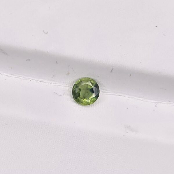 4.02x3.98x2.15mm round Australian sapphire facet