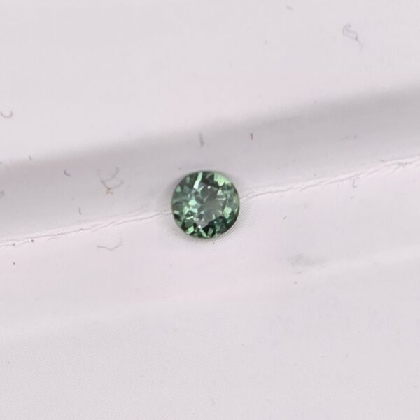 3.98x3.91x2.52mm round Australian sapphire facet