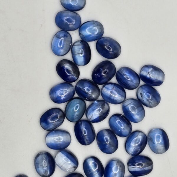 9x7mm oval blue kyanite cabochon