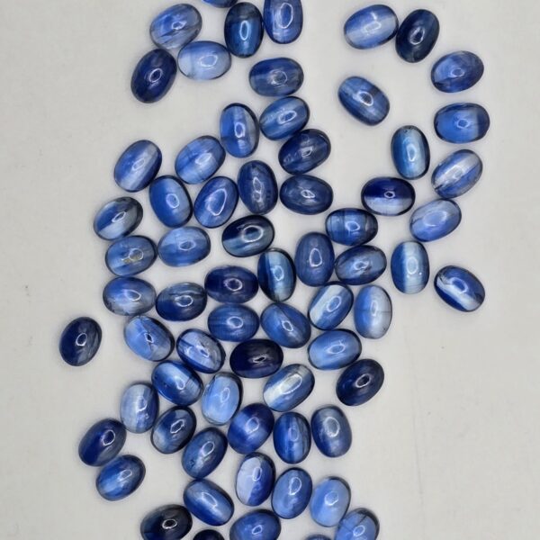 7x5mm oval blue kyanite cabochon