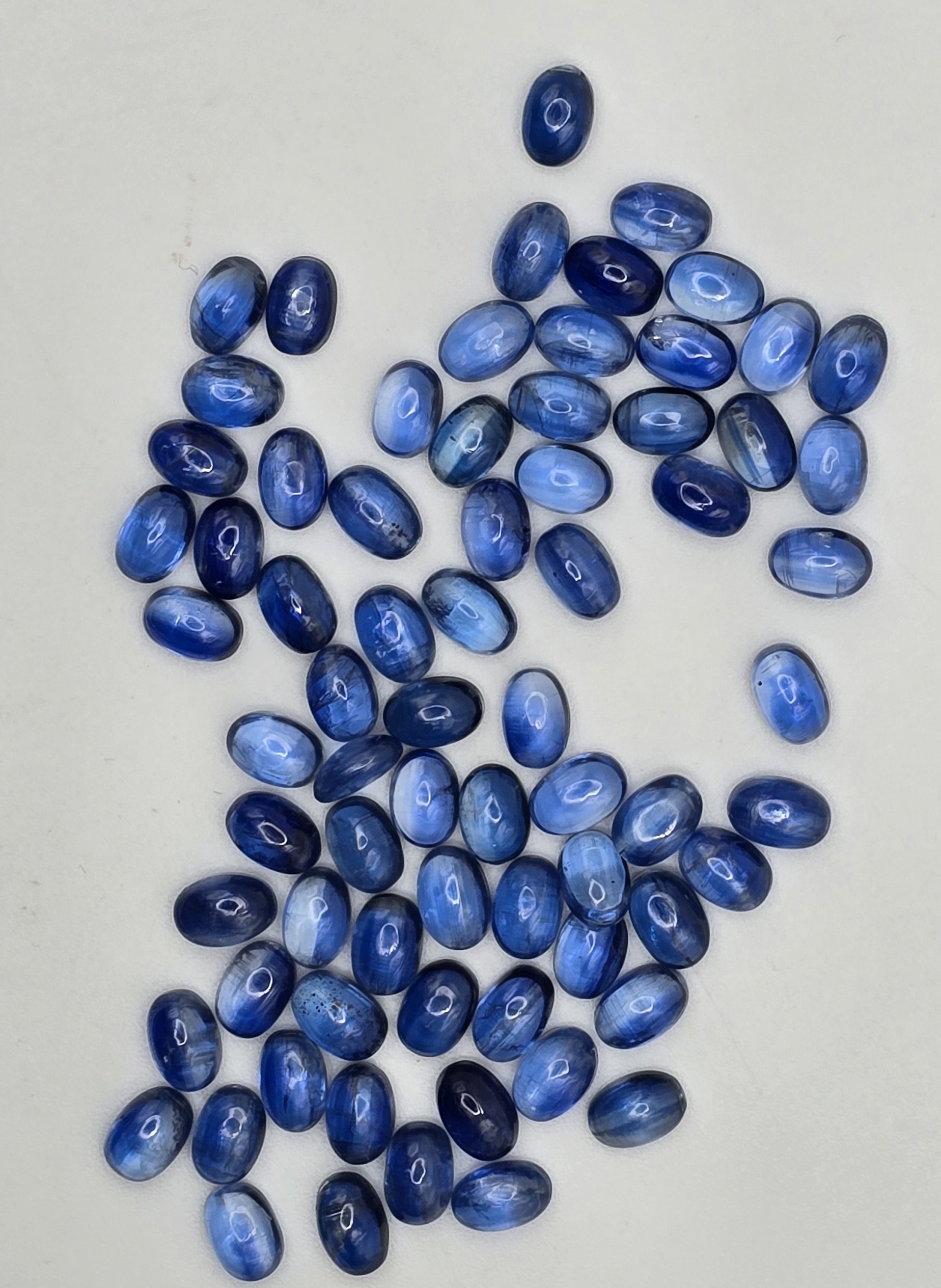 6x4mm oval blue kyanite cabochon
