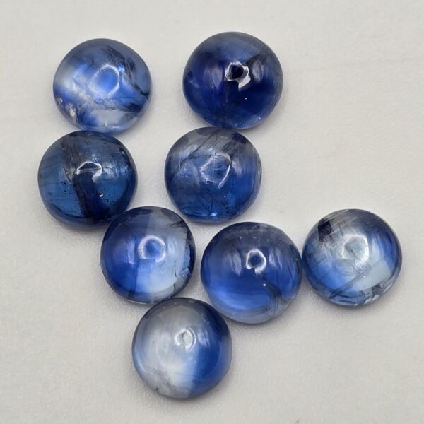 8mm round blue kyanite cabochon