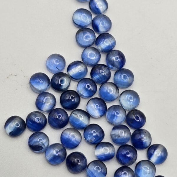6mm round blue kyanite cabochon