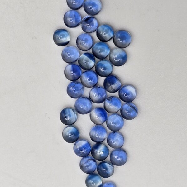 4mm round blue kyanite cabochon