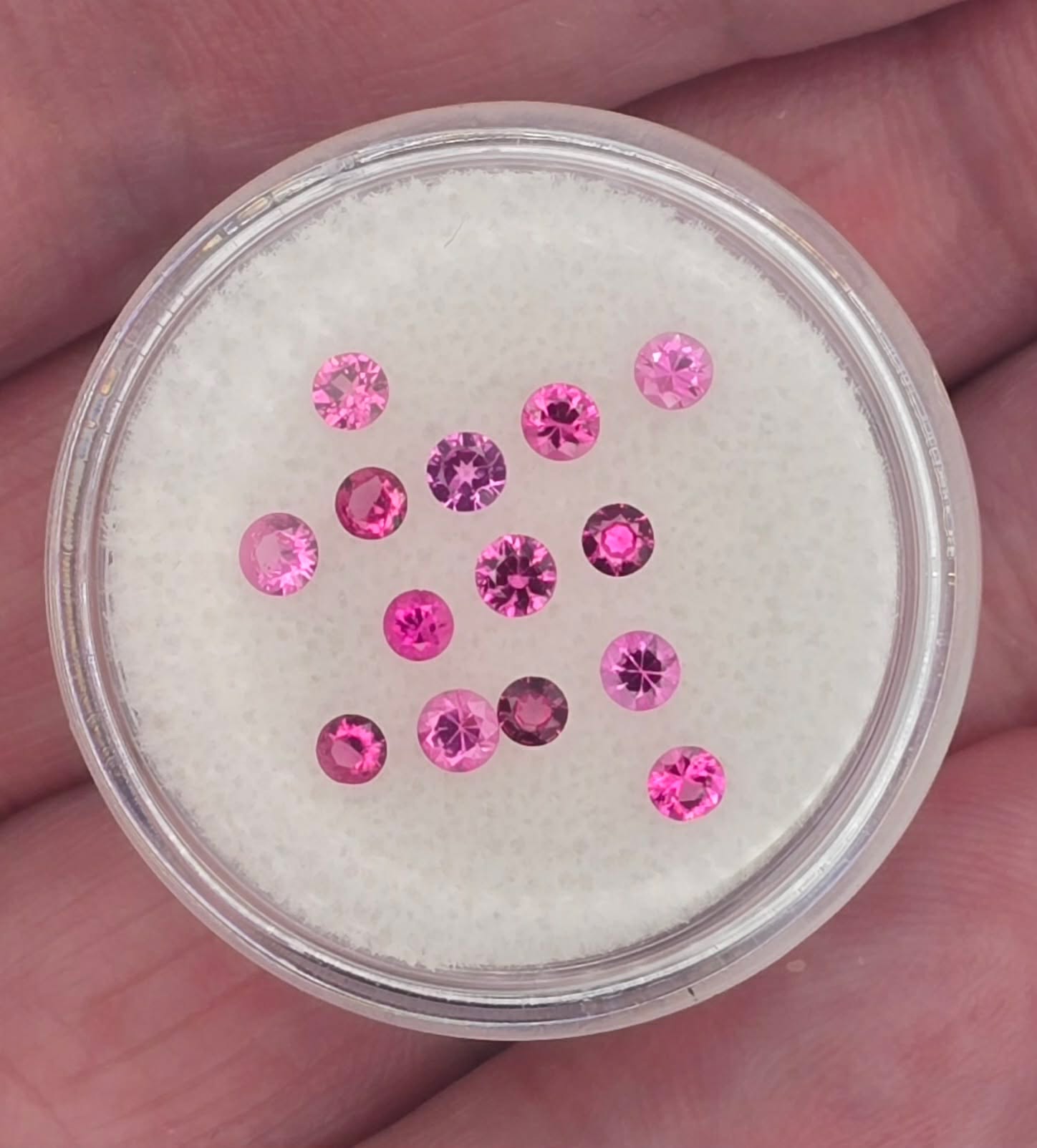 1ct parcel of 2.6mm electric pink spinel facets