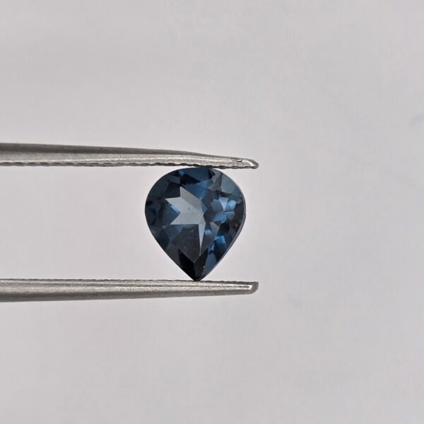 7.14x6.40x4.22mm pear London-blue topaz facet