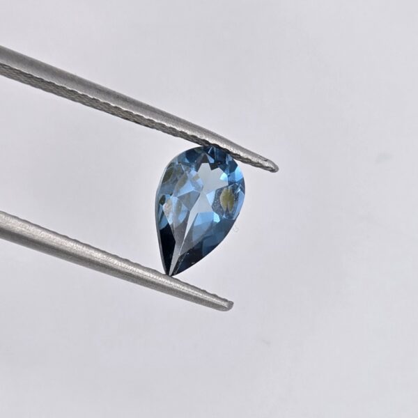 9.23x5.70x3.51mm pear London-blue topaz facet