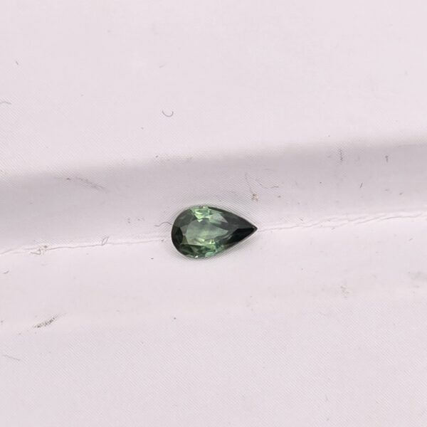 5.44x3.30x2.12mm pear Australian sapphire facet