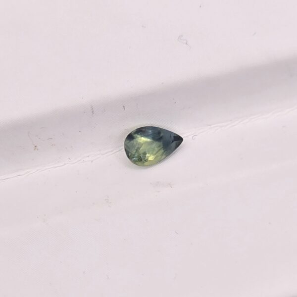 5.63x3.60x2.64mm pear Australian sapphire facet