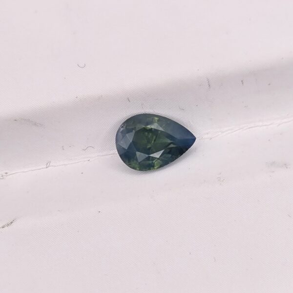 6.94x5.02x3.53mm pear Australian sapphire facet