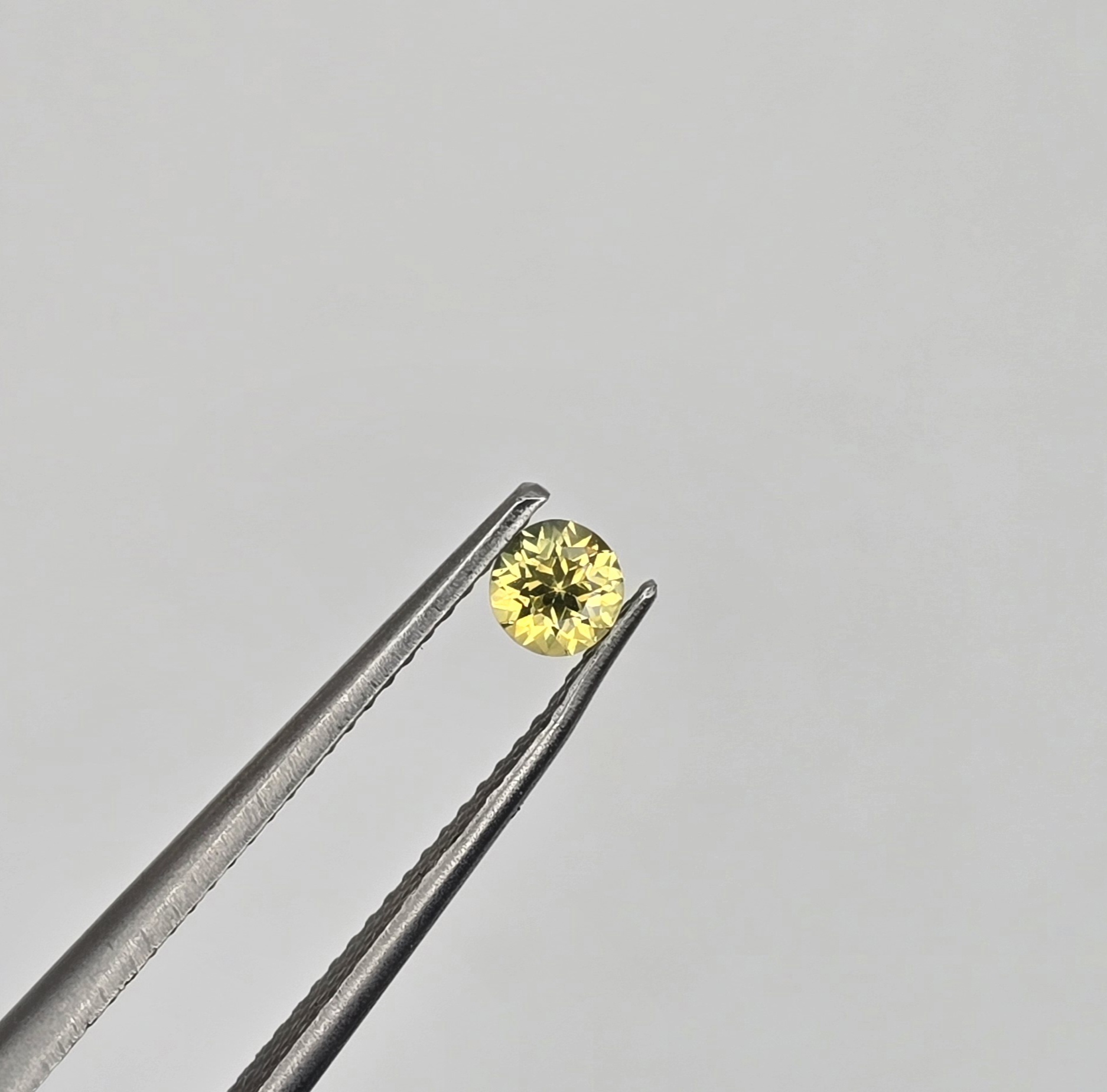 3.60x3.58x2.41mm round Australian sapphire facet