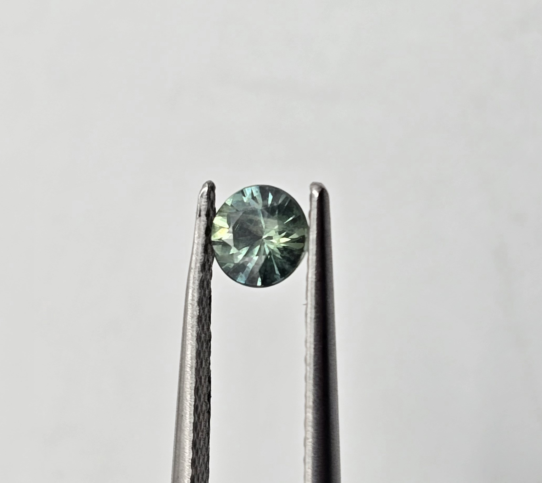 4.56x4.48x2.89mm round Australian sapphire facet