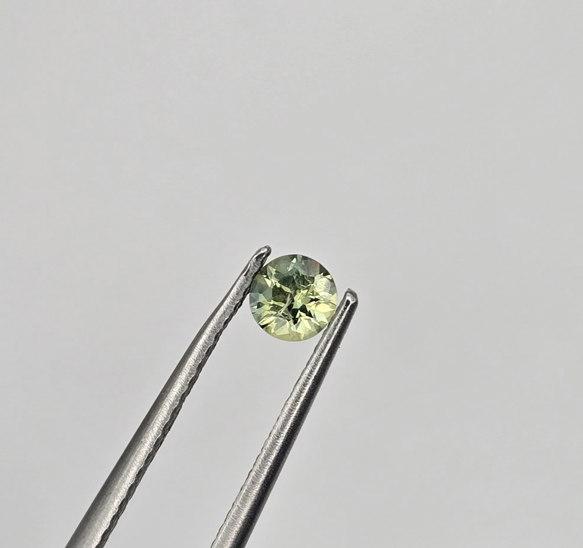 3.97x3.90x2.51mm round Australian sapphire facet